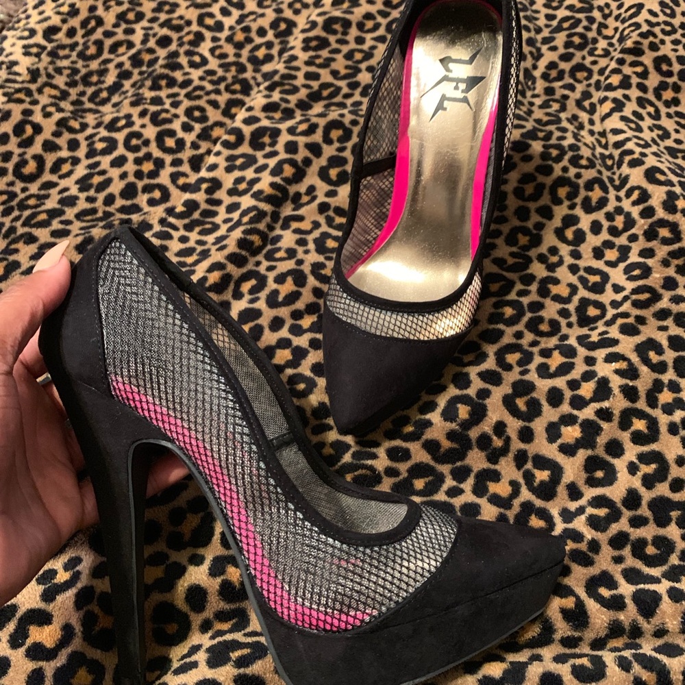 Sexy black heels!